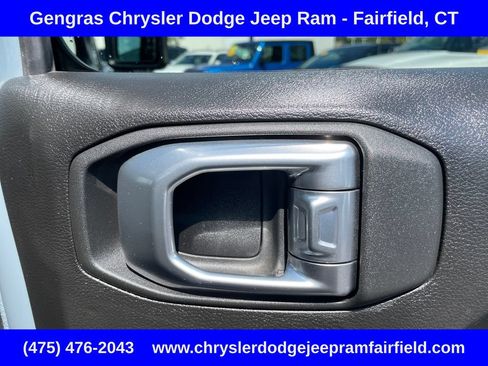 Certified 2025 Jeep Gladiator Mojave w/ Safety Group AWD/4WD image 23