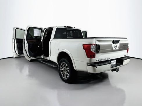 Used 2017 Nissan Titan Platinum Reserve AWD/4WD image 31
