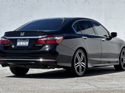 Used 2017 Honda Accord Sport image 3