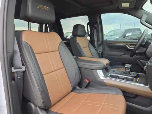 Used 2026 Chevrolet Silverado 1500 High Country image 25