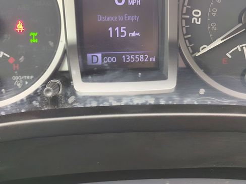 Used 2020 Toyota Tacoma SR5 image 26