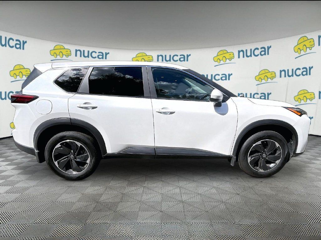 Used 2026 Nissan Rogue SV w/ Cold Weather Package AWD/4WD image 8
