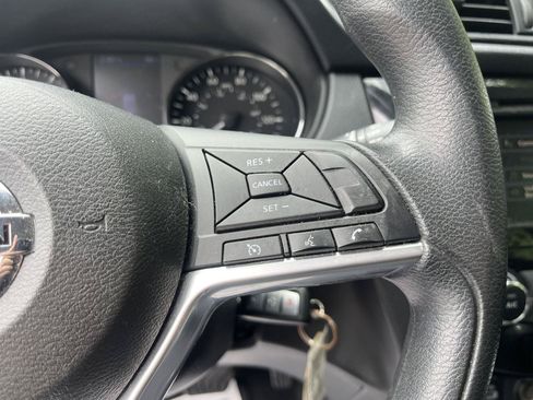Used 2018 Nissan Rogue S AWD/4WD image 31