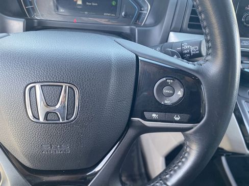 Certified 2024 Honda Odyssey Touring image 23