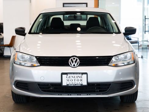 Used 2012 Volkswagen Jetta S FWD image 2