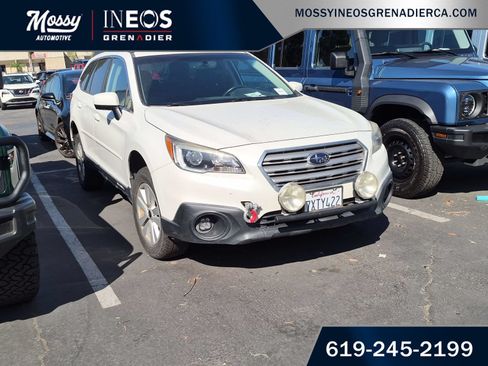 Used 2017 Subaru Outback 2.5i Premium AWD/4WD image 2