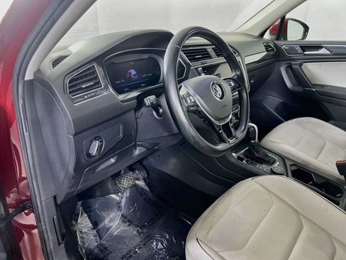 Used 2018 Volkswagen Tiguan SEL Premium w/ 3rd Row Seat Package AWD/4WD image 9