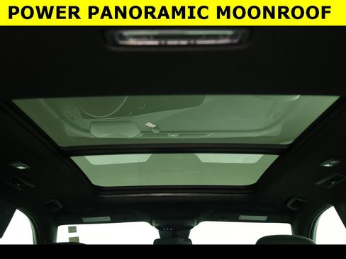 Used 2025 Chevrolet Traverse Z71 w/ Driver Confidence Package image 3