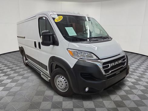 Used 2025 RAM ProMaster 2500 w/ U-Haul Equipment Group FWD image 3