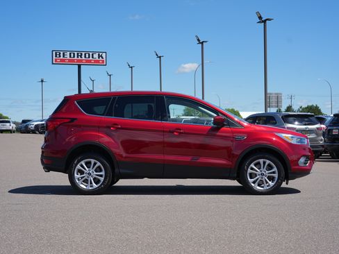 Used 2019 Ford Escape SE AWD/4WD image 2