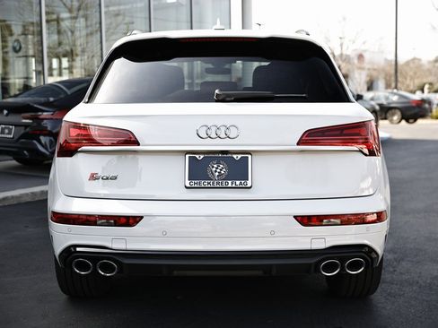 Used 2024 Audi SQ5 Premium Plus w/ Premium Plus Package image 9