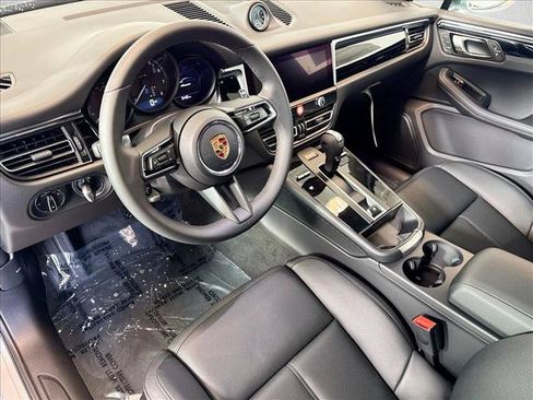 Used 2026 Porsche Macan AWD/4WD image 4