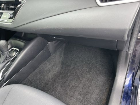 Used 2021 Toyota Corolla LE image 31