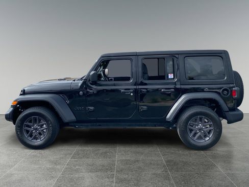 Used 2024 Jeep Wrangler Unlimited Sport AWD/4WD image 2