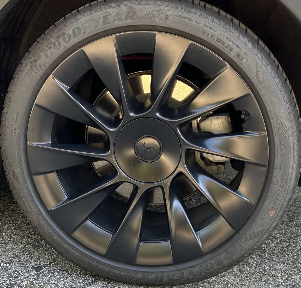Used 2021 Tesla Model Y Long Range AWD/4WD image 10