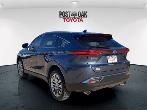 Used 2024 Toyota Venza XLE image 5