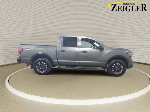 Used 2022 Nissan Titan PRO-4X w/ Pro-4x Convenience Package AWD/4WD image 4