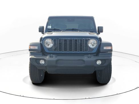 Used 2025 Jeep Wrangler Sport image 2