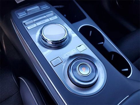 New 2025 Genesis GV70 2.5T w/ Sport Prestige Package image 33