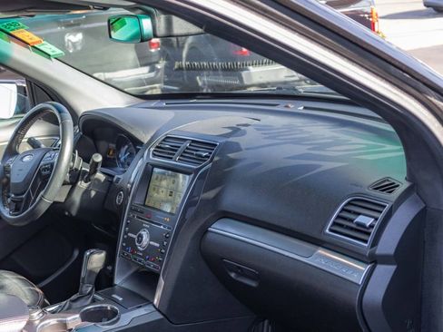 Used 2018 Ford Explorer Sport w/ Equipment Group 401A image 17