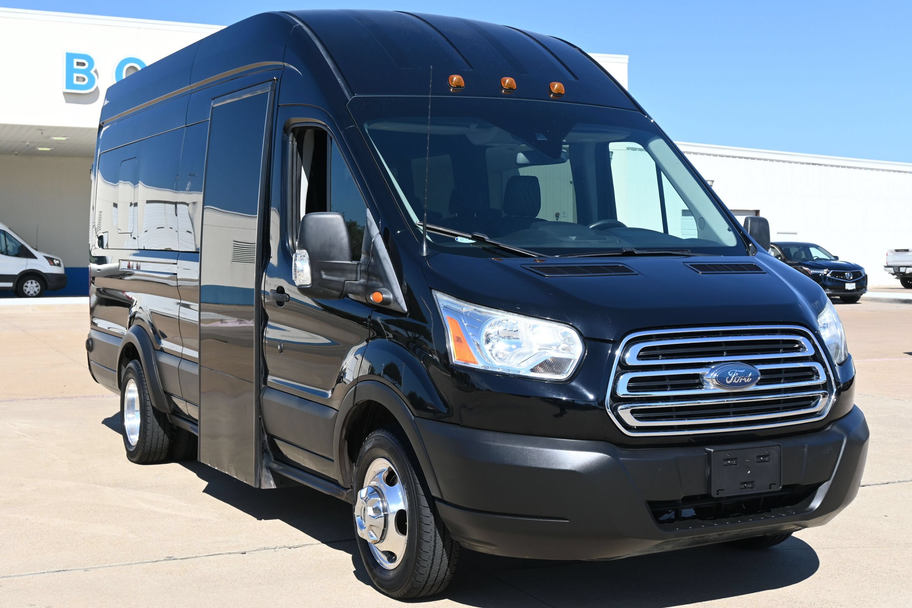 Used 2019 Ford Transit 350 XLT RWD image 12