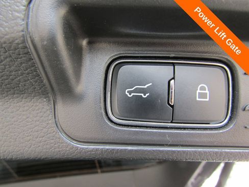 Used 2025 Ford Explorer ST-Line w/ ST-Line Street Pack AWD/4WD image 19