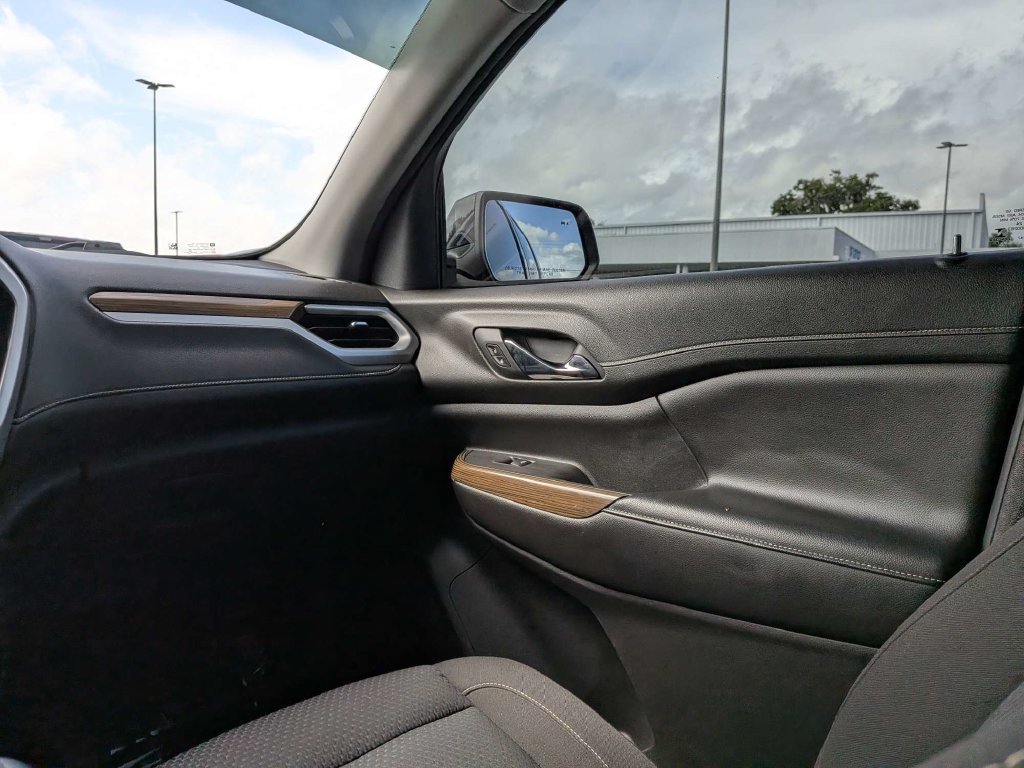 Used 2020 GMC Acadia SLE w/ LPO, Floor Liner Package AWD/4WD image 16