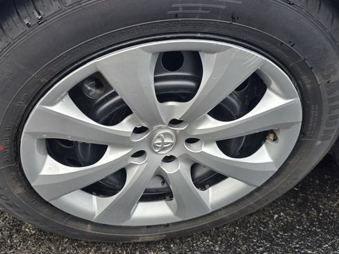 Used 2024 Toyota Corolla LE FWD image 17