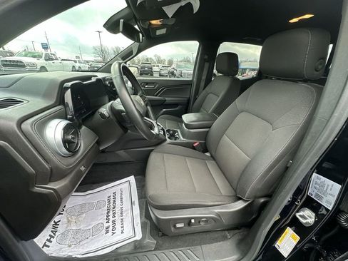 Used 2023 Chevrolet Colorado LT w/ LT Convenience Package II AWD/4WD image 11
