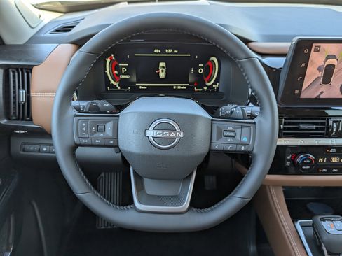 New 2026 Nissan Pathfinder Platinum AWD/4WD image 13