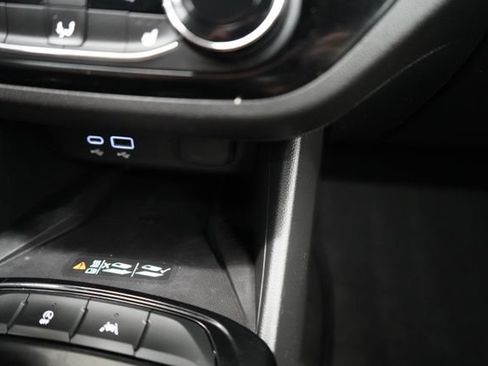 Used 2024 Buick Envista Sport Touring w/ Convenience I Package FWD image 33