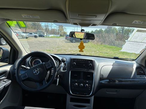 Used 2014 Dodge Grand Caravan American Value Package image 10