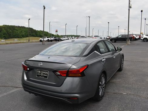 Used 2025 Nissan Altima 2.5 SV FWD image 8