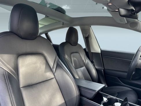 Used 2020 Tesla Model 3 Standard Range image 29
