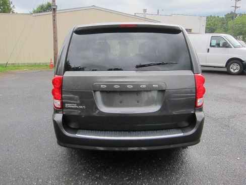Used 2019 Dodge Grand Caravan SE FWD image 5