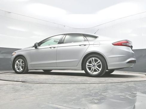 Used 2018 Ford Fusion SE image 30