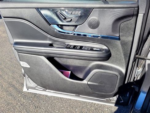 Used 2024 Lincoln Corsair FWD image 13