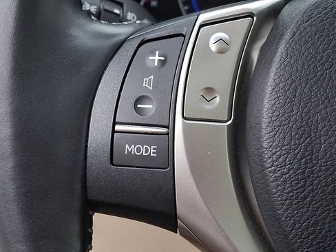 Used 2013 Lexus ES 300h image 18