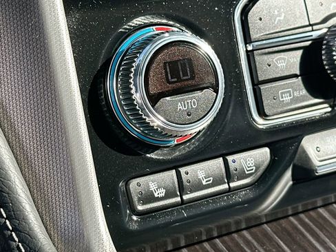 Used 2024 GMC Yukon Denali image 21