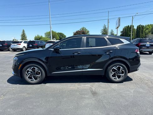 Used 2025 Kia Sportage LX FWD image 2