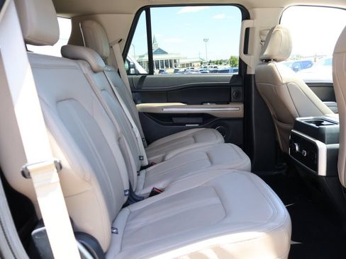 Used 2024 Ford Expedition Limited AWD/4WD image 12