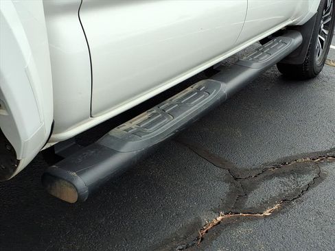 Used 2021 Toyota Tacoma TRD Sport image 10