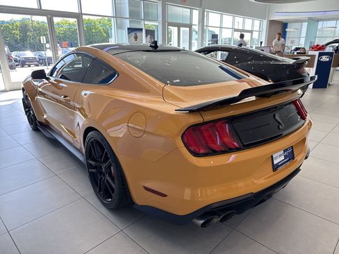 Used 2022 Ford Mustang Shelby GT500 w/ Technology Package RWD image 5