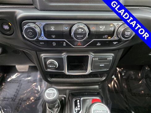 Used 2022 Jeep Gladiator Sport image 24