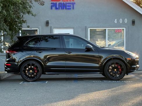 Used 2016 Porsche Cayenne GTS AWD/4WD image 3