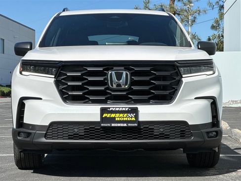 New 2025 Honda Pilot Sport image 6