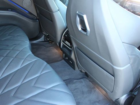 Used 2023 BMW XM AWD/4WD image 49