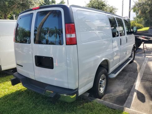 Used 2025 Chevrolet Express 2500 w/ Driver Convenience Package RWD image 4