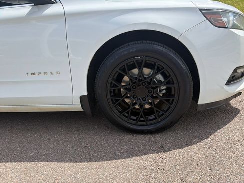 Used 2019 Chevrolet Impala LT FWD image 34