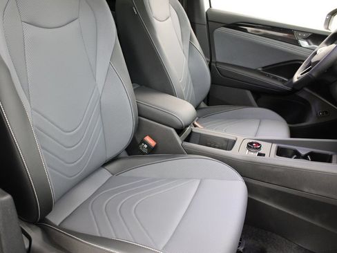 New 2026 Volkswagen Tiguan SE R-Line FWD image 23